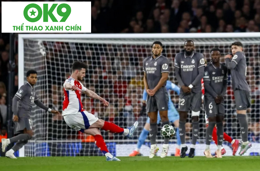Declan Rice gây sốt với siêu phẩm đá phạt Declan Rice gây sốt với siêu phẩm đá phạt