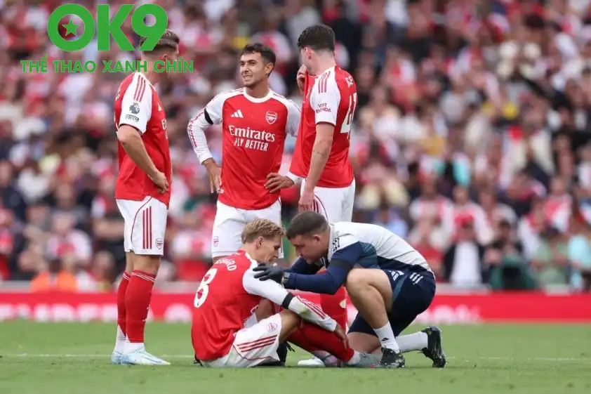 Odegaard chỉ chơi 38 phút trước khi phải rời sân (Ảnh: talkSPORT). Odegaard chỉ chơi 38 phút trước khi phải rời sân (Ảnh: talkSPORT).